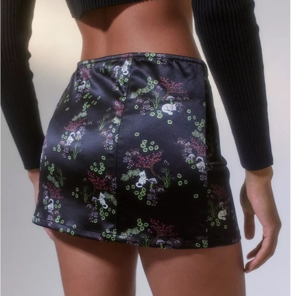 NWT Urban outfitters blossom satin printed lace up mini skirt cat print size XS - Picture 7 of 11